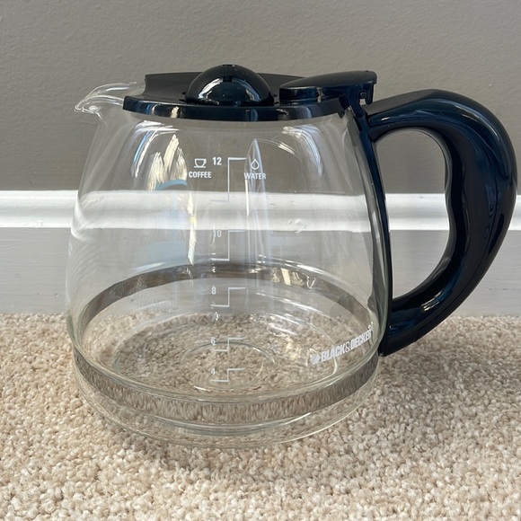 NWOB Replacement BLACK & DECKER Home 12 Cup Glass Coffee Carafe & Lids GC3000B - Picture 2 of 7